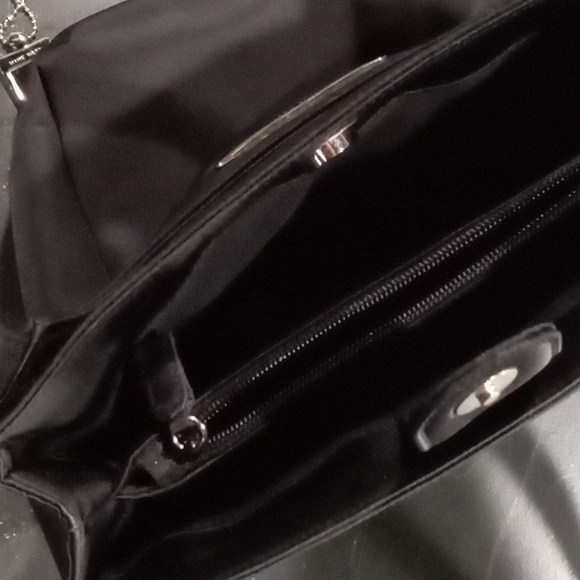 Nine West Tote ..Purse - Picture 6 of 7